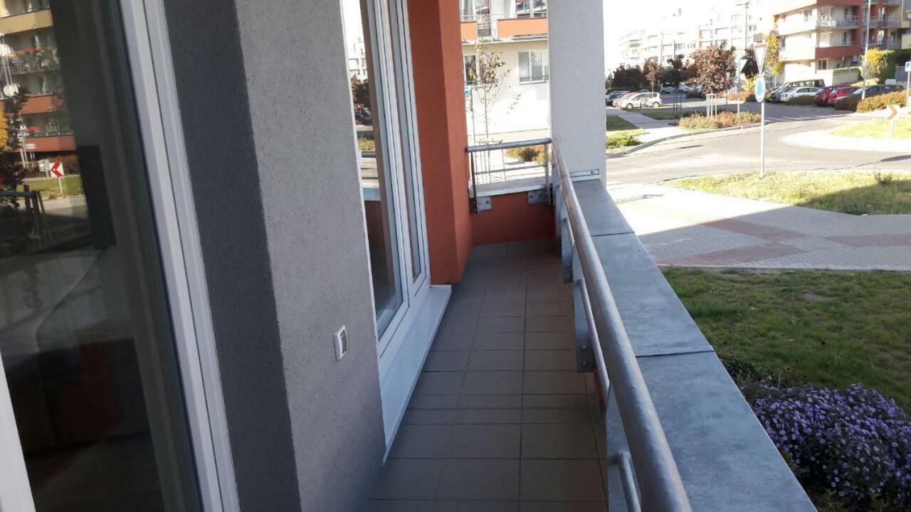 Apartament H+ Apartman Letiste Praha Zewnętrze zdjęcie