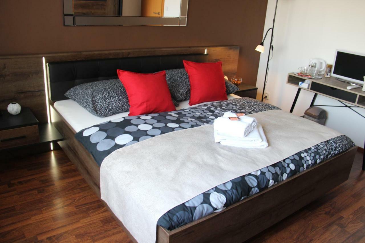 Apartament H+ Apartman Letiste Praha Zewnętrze zdjęcie