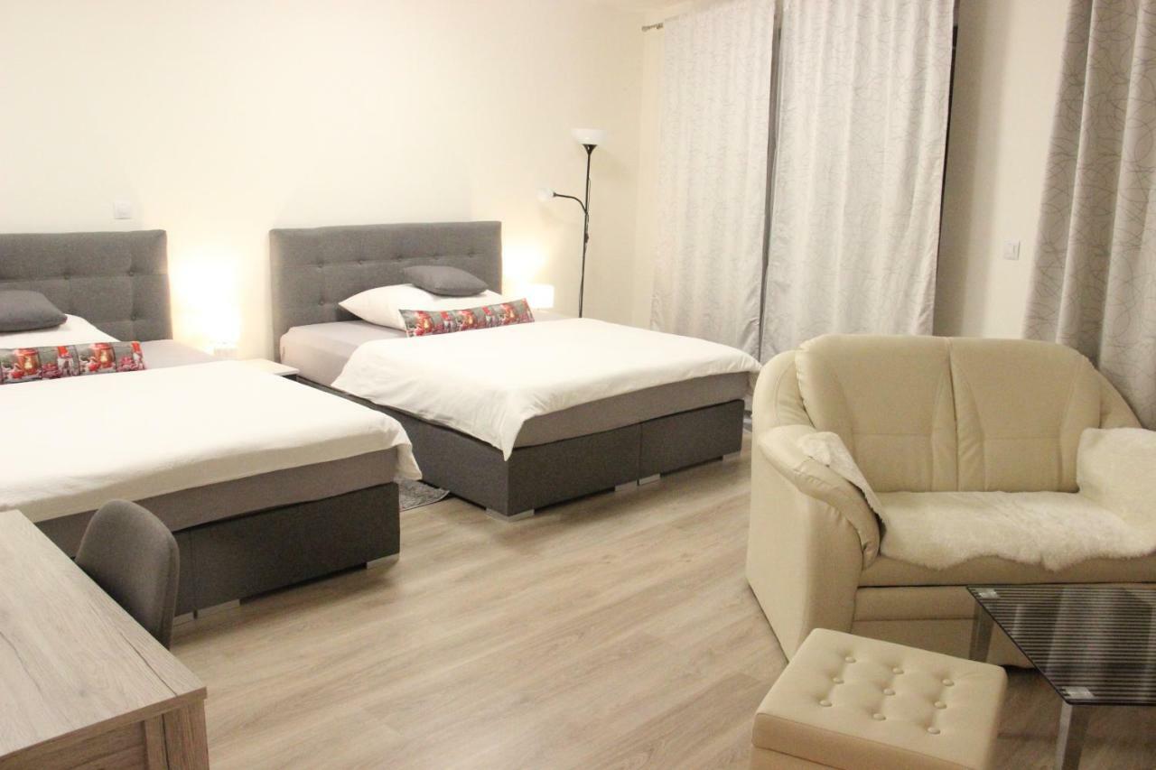 Apartament H+ Apartman Letiste Praha Zewnętrze zdjęcie
